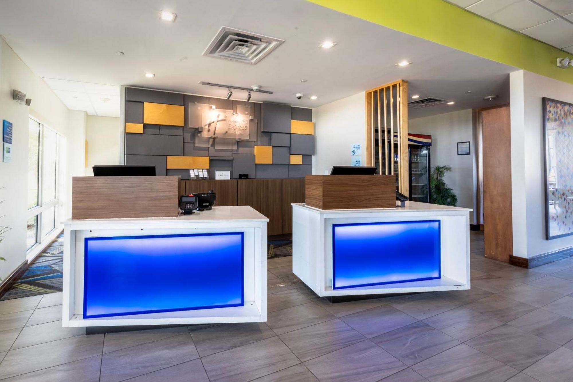 Holiday Inn Express & Suites Dallas Ne Arboretum Garland Exteriér fotografie